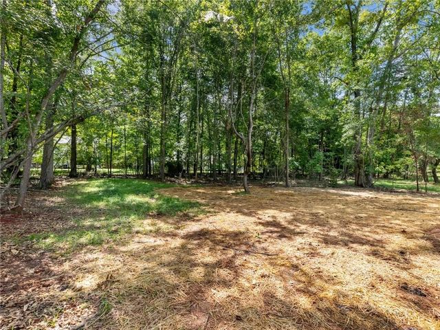 8083 Beachwood Drive, Murrayville, GA 30564