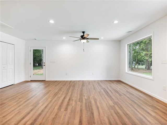 8083 Beachwood Drive, Murrayville, GA 30564