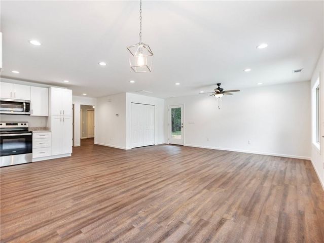 8083 Beachwood Drive, Murrayville, GA 30564