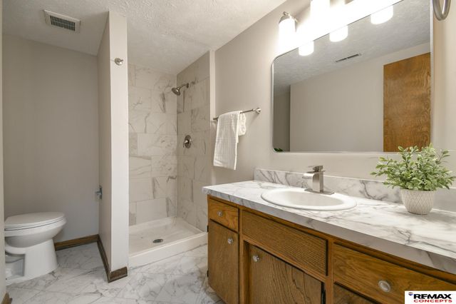 5511 Glade Street, Lincoln, NE 68506