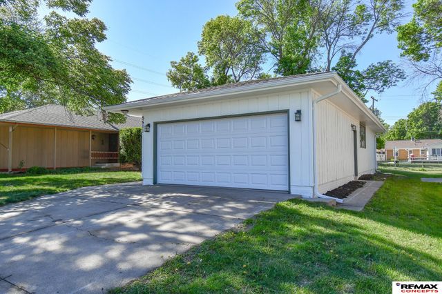 5511 Glade Street, Lincoln, NE 68506