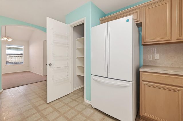 11034 Knobbley Oak Court, Houston, TX 77065