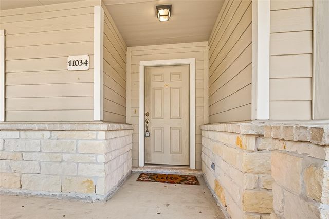 11034 Knobbley Oak Court, Houston, TX 77065