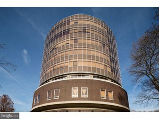 201 N 8TH ST #911, Philadelphia, PA 19106