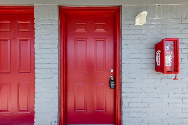 3040 Golfcrest Boulevard 8, Houston, TX 77087