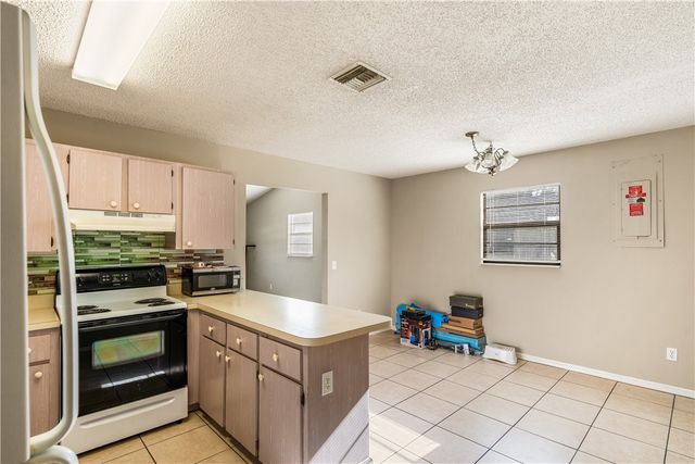 8485 22nd Street, Vero Beach, FL 32966