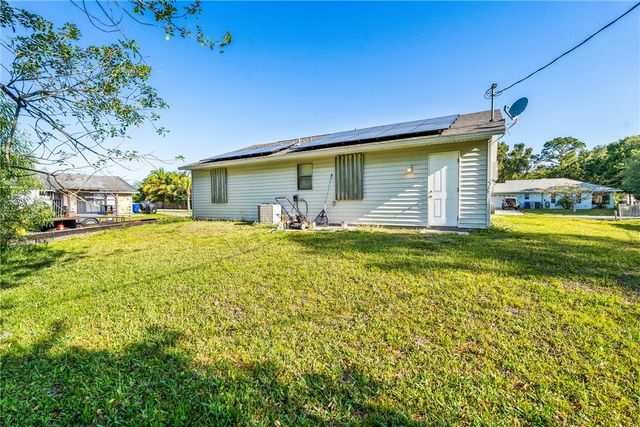 8485 22nd Street, Vero Beach, FL 32966