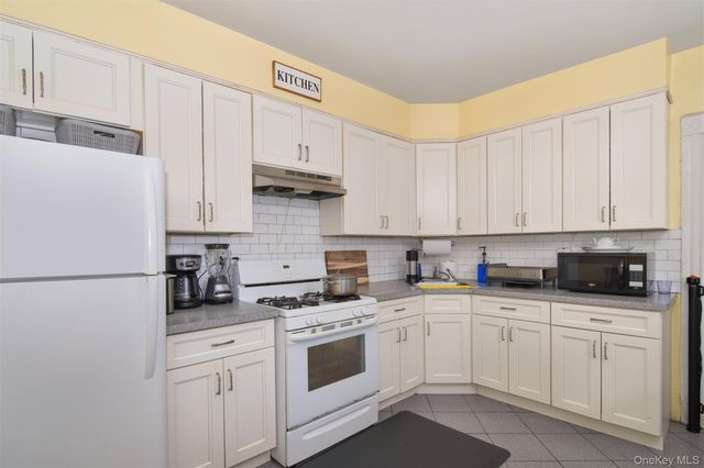 262 N Fulton Avenue, Fleetwood, NY 10552