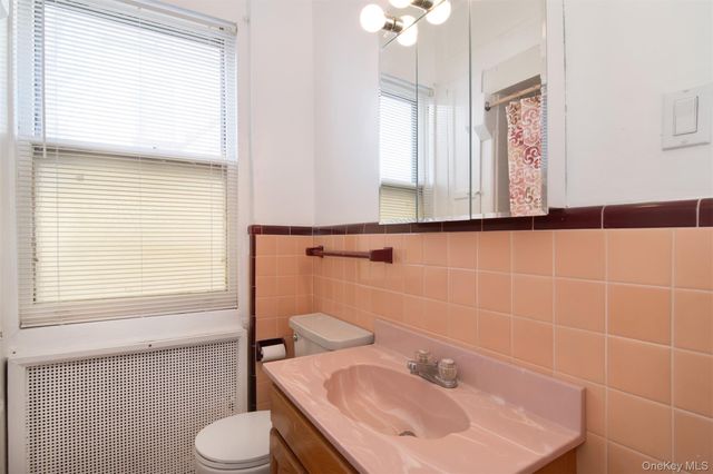 262 N Fulton Avenue, Fleetwood, NY 10552