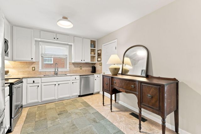 913 Greenwich Street, Raleigh, NC 27610