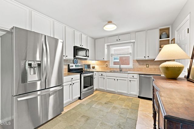 913 Greenwich Street, Raleigh, NC 27610