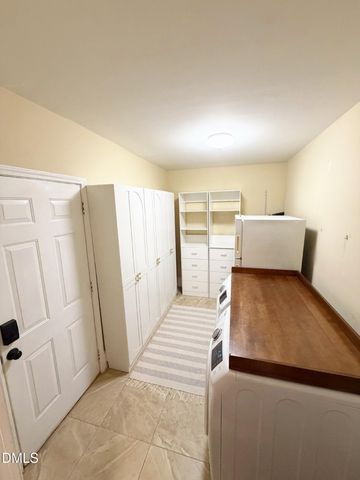 913 Greenwich Street, Raleigh, NC 27610