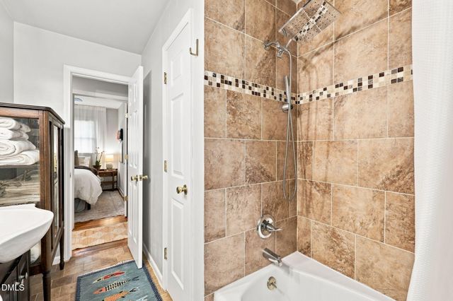 913 Greenwich Street, Raleigh, NC 27610