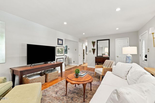 913 Greenwich Street, Raleigh, NC 27610