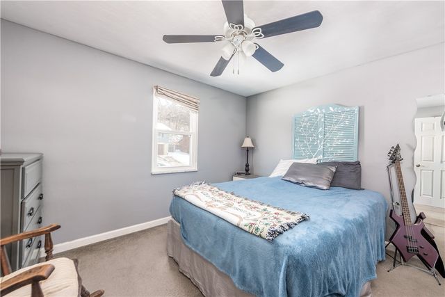 1325 Pesavento Dr, Bridgeville, PA 15017