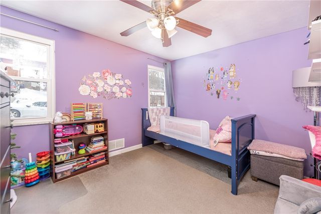 1325 Pesavento Dr, Bridgeville, PA 15017