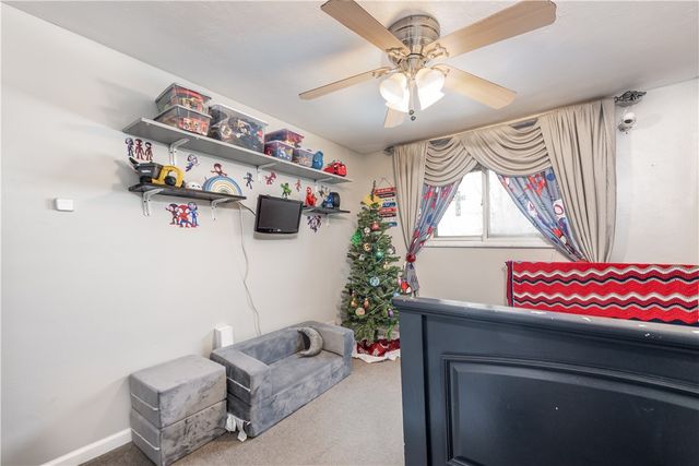 1325 Pesavento Dr, Bridgeville, PA 15017