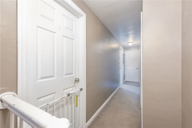 1325 Pesavento Dr, Bridgeville, PA 15017