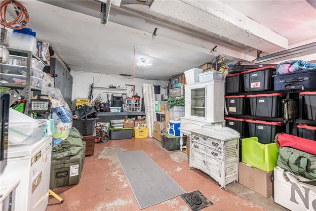 1325 Pesavento Dr, Bridgeville, PA 15017