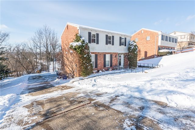 1325 Pesavento Dr, Bridgeville, PA 15017