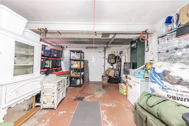 1325 Pesavento Dr, Bridgeville, PA 15017