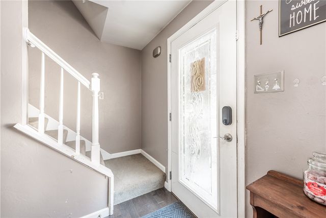 1325 Pesavento Dr, Bridgeville, PA 15017