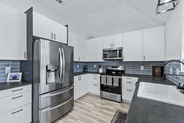 10304 Gray Oak Lane, Fort Worth, TX 76108