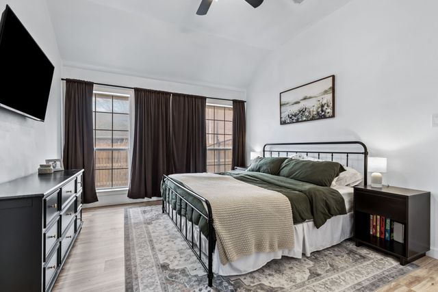 10304 Gray Oak Lane, Fort Worth, TX 76108