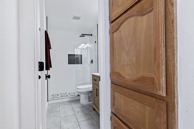 10304 Gray Oak Lane, Fort Worth, TX 76108