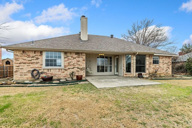 10304 Gray Oak Lane, Fort Worth, TX 76108