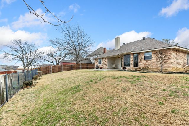 10304 Gray Oak Lane, Fort Worth, TX 76108