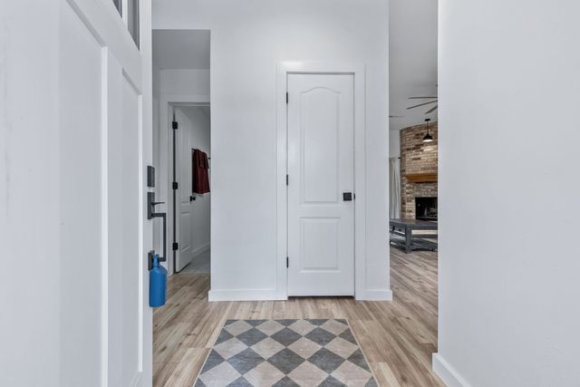 10304 Gray Oak Lane, Fort Worth, TX 76108