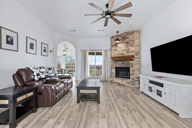 10304 Gray Oak Lane, Fort Worth, TX 76108