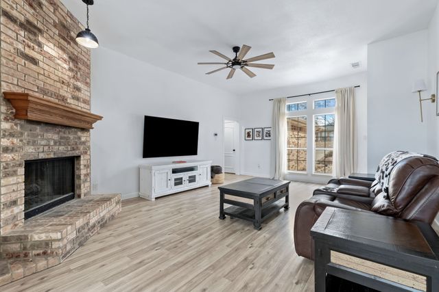 10304 Gray Oak Lane, Fort Worth, TX 76108