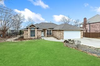 10304 Gray Oak Lane, Fort Worth, TX 76108