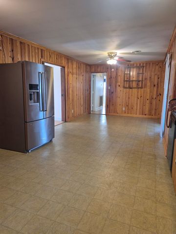 545 Hickory Ave., Johnsonville, SC 29555