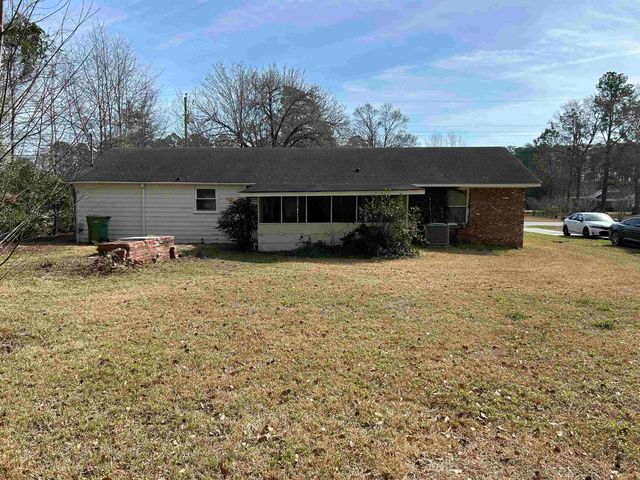 545 Hickory Ave., Johnsonville, SC 29555