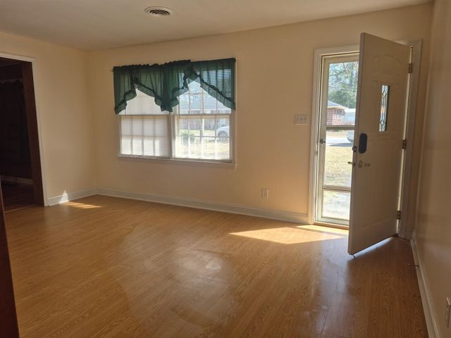 545 Hickory Ave., Johnsonville, SC 29555