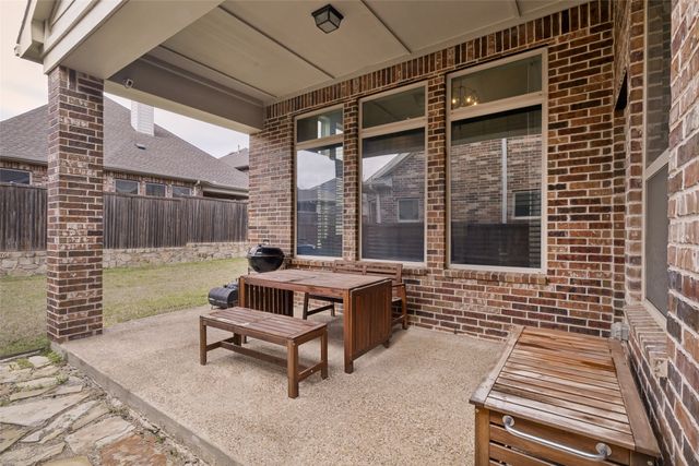 2805 Cole Castle Drive, Lewisville, TX 75056