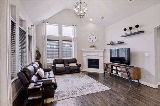 2805 Cole Castle Drive, Lewisville, TX 75056