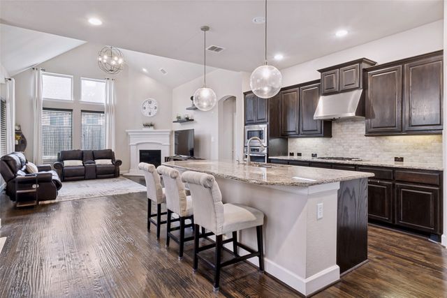 2805 Cole Castle Drive, Lewisville, TX 75056