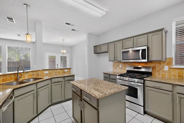 4900 Lodgepole Lane, Fort Worth, TX 76137