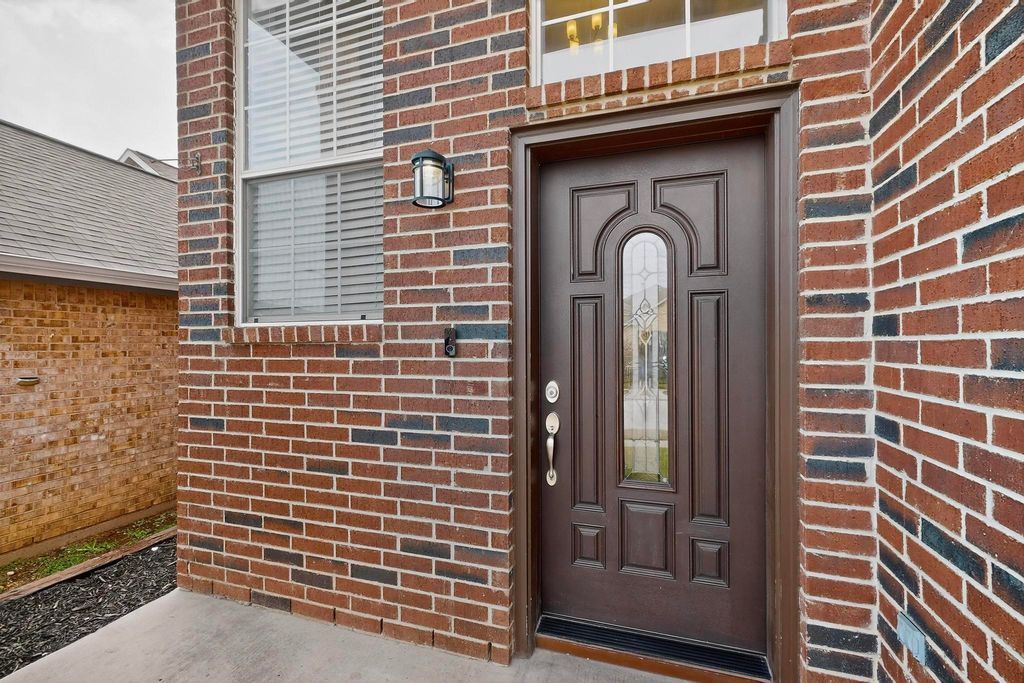 4900 Lodgepole Lane, Fort Worth, TX 76137