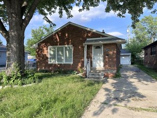 4697 Pelham Street, Dearborn Heights, MI 48125
