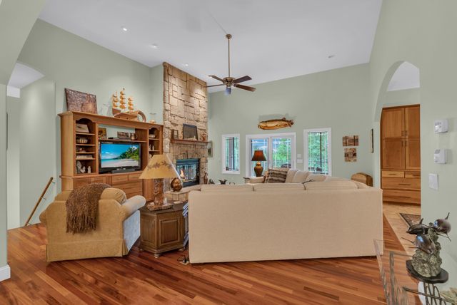 1005 Riverwatch Trce, Sparta, TN 38583
