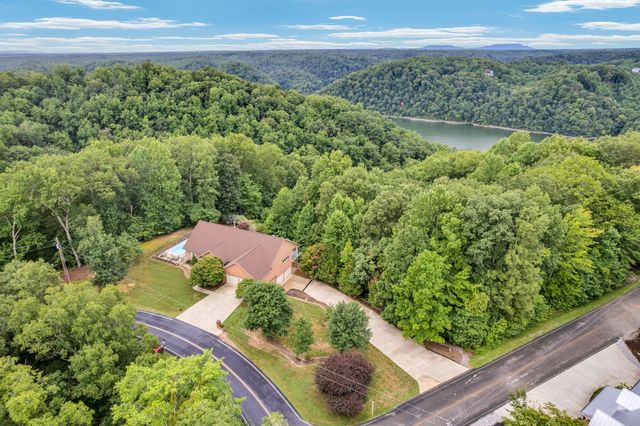 1005 Riverwatch Trce, Sparta, TN 38583