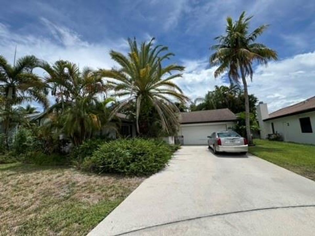 74 Vista Del Rio, Boynton Beach, FL 33426