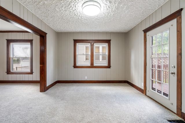 140 Moore Street, Jackson, MI 49203