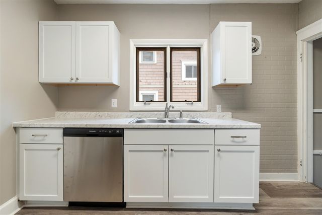 140 Moore Street, Jackson, MI 49203