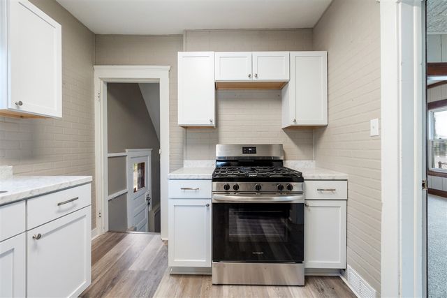 140 Moore Street, Jackson, MI 49203